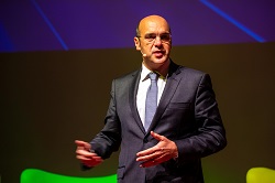 Empresas devem preparar planos de investimento «para responder a procura acrescida»