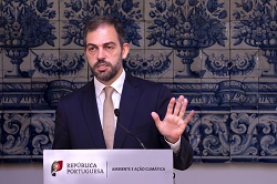 Governo faz «maior intervenção de sempre no mercado energético em Portugal»