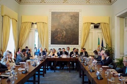 Maior proporcionalidade entre direitos de grevistas e de trabalhadores